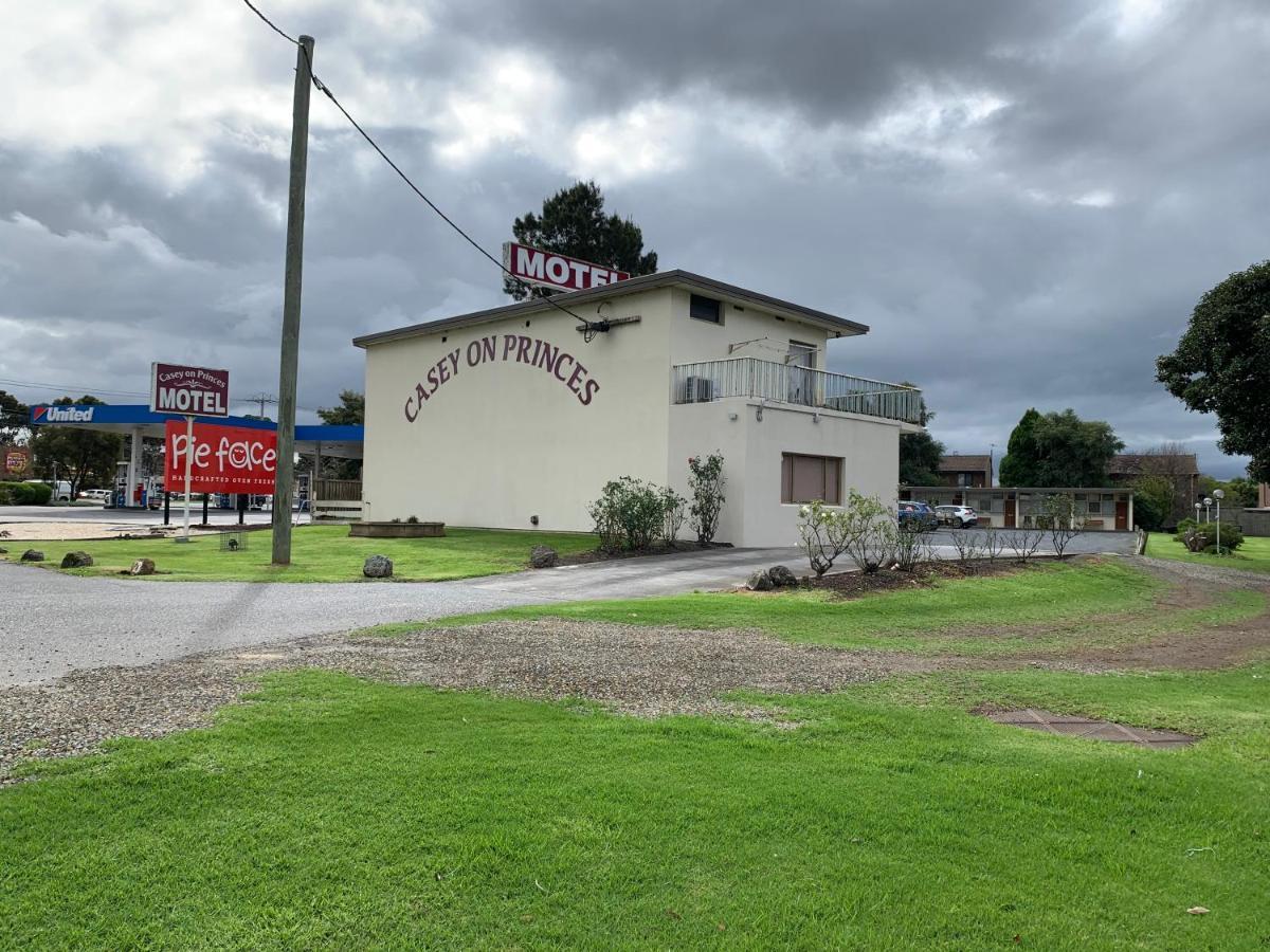 Casey On Princes Motel Hallam Экстерьер фото