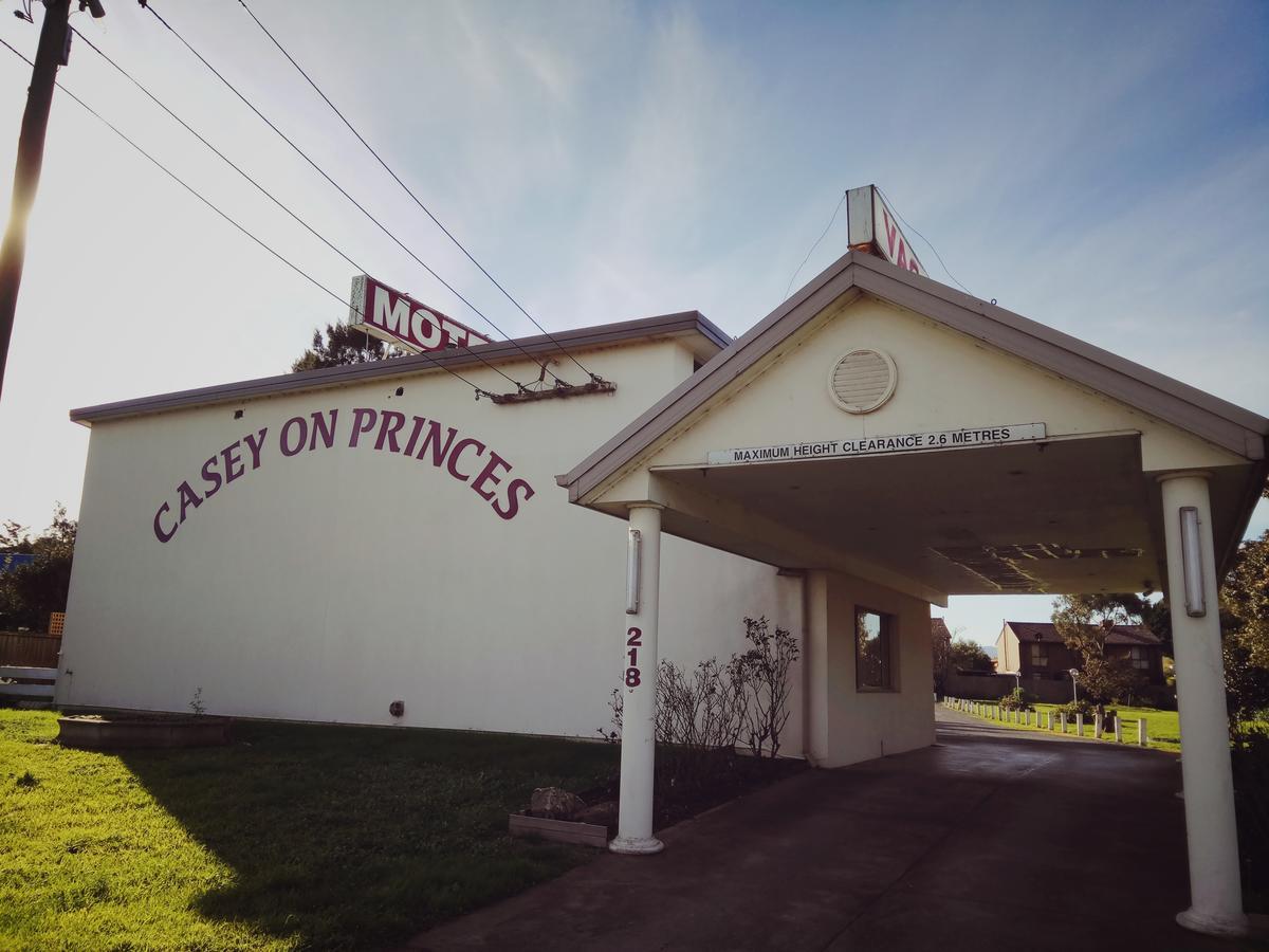 Casey On Princes Motel Hallam Экстерьер фото